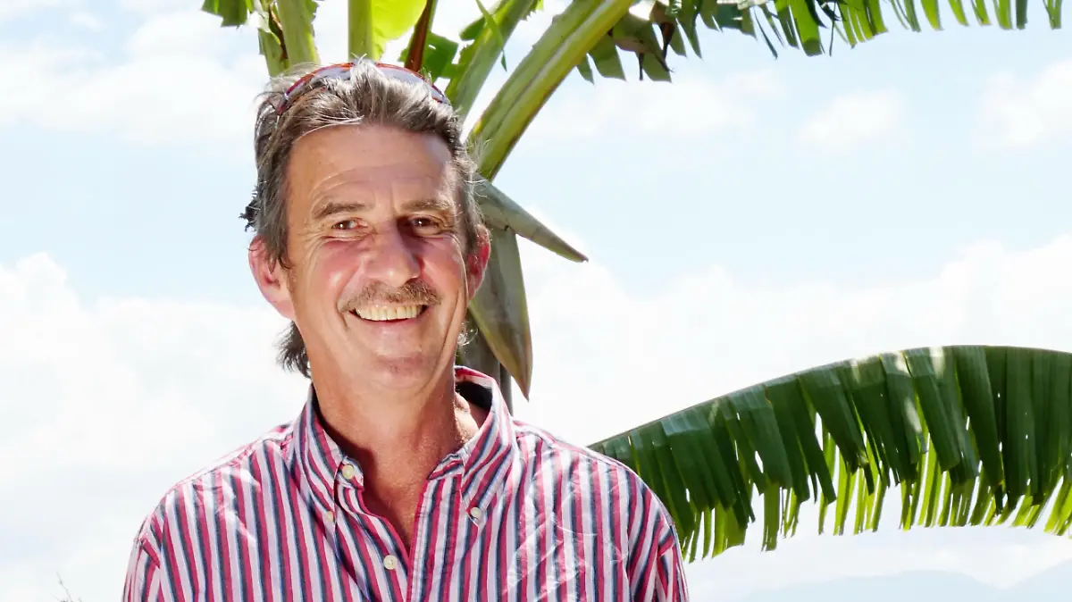 Tom (59) sucht bei "Bauer sucht Frau International" eine Frau, die das Leben genießt.