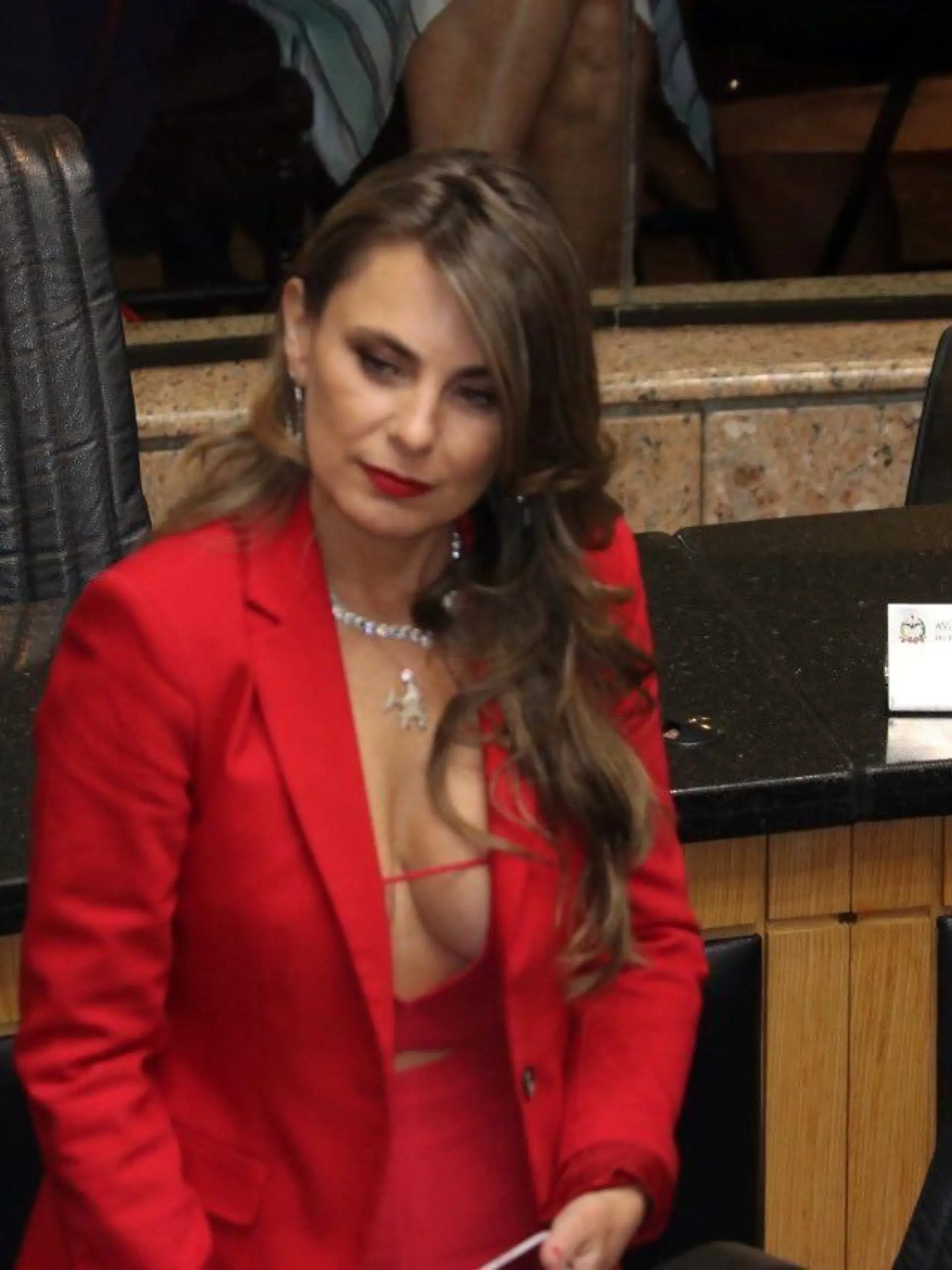 ana paula da silva dekollete