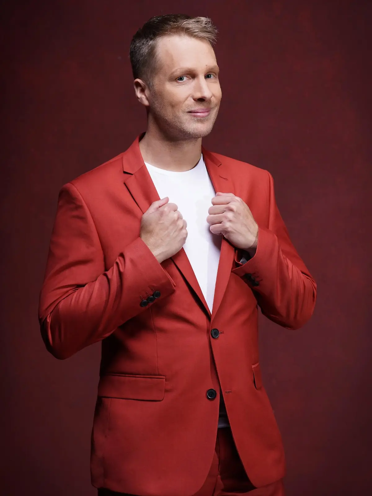 Oliver Pocher

Verwendung der Bilder für Online-Medien ausschließlich mit folgender Verlinkung: "Alle Infos zu "Let's Dance" im Special bei RTL.de: https://www.rtl.de/cms/sendungen/lets-dance.html