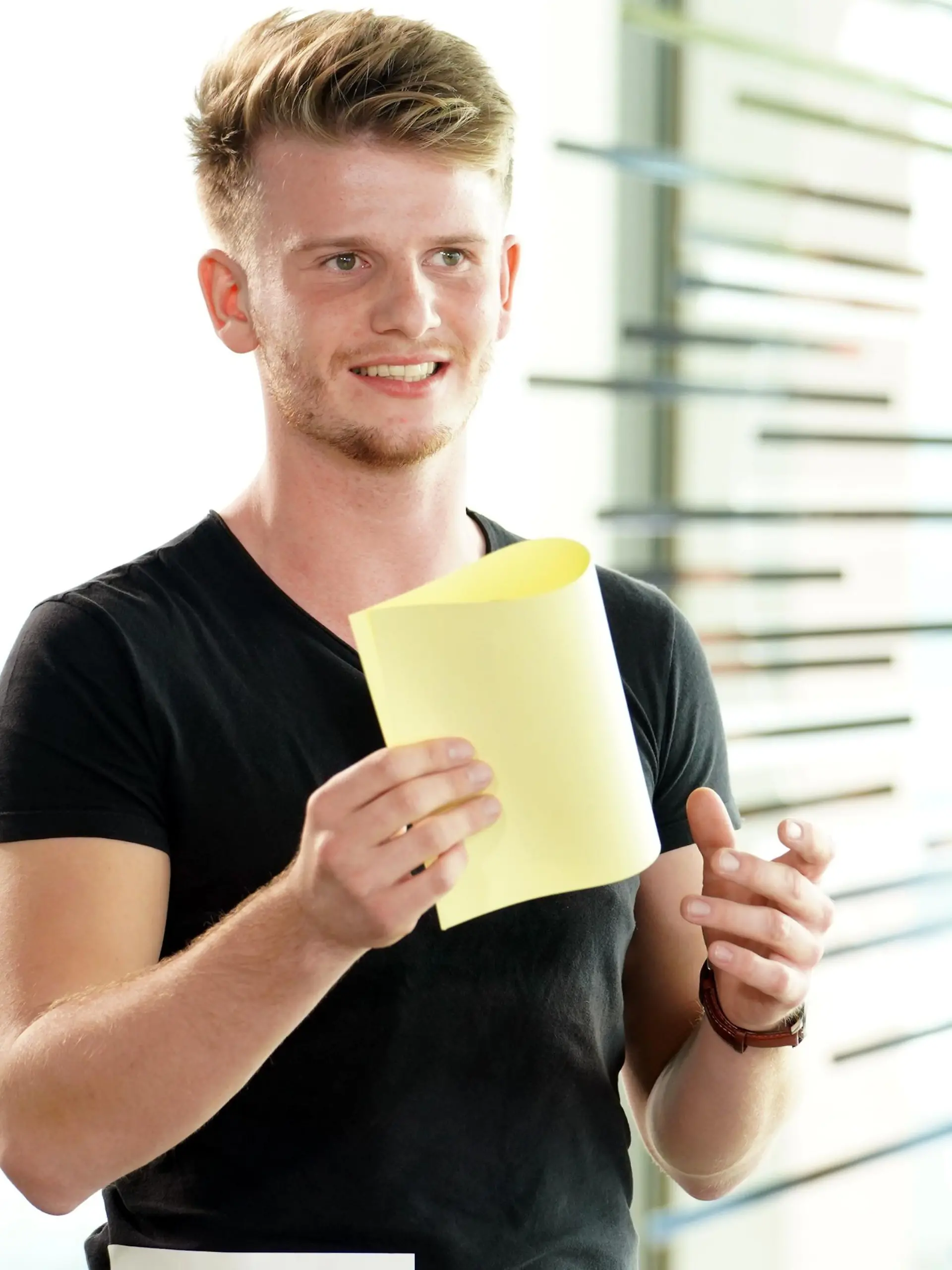 Riesenfreude bei Lukas Kepser aus Kranenburg. Er ist im Recall.