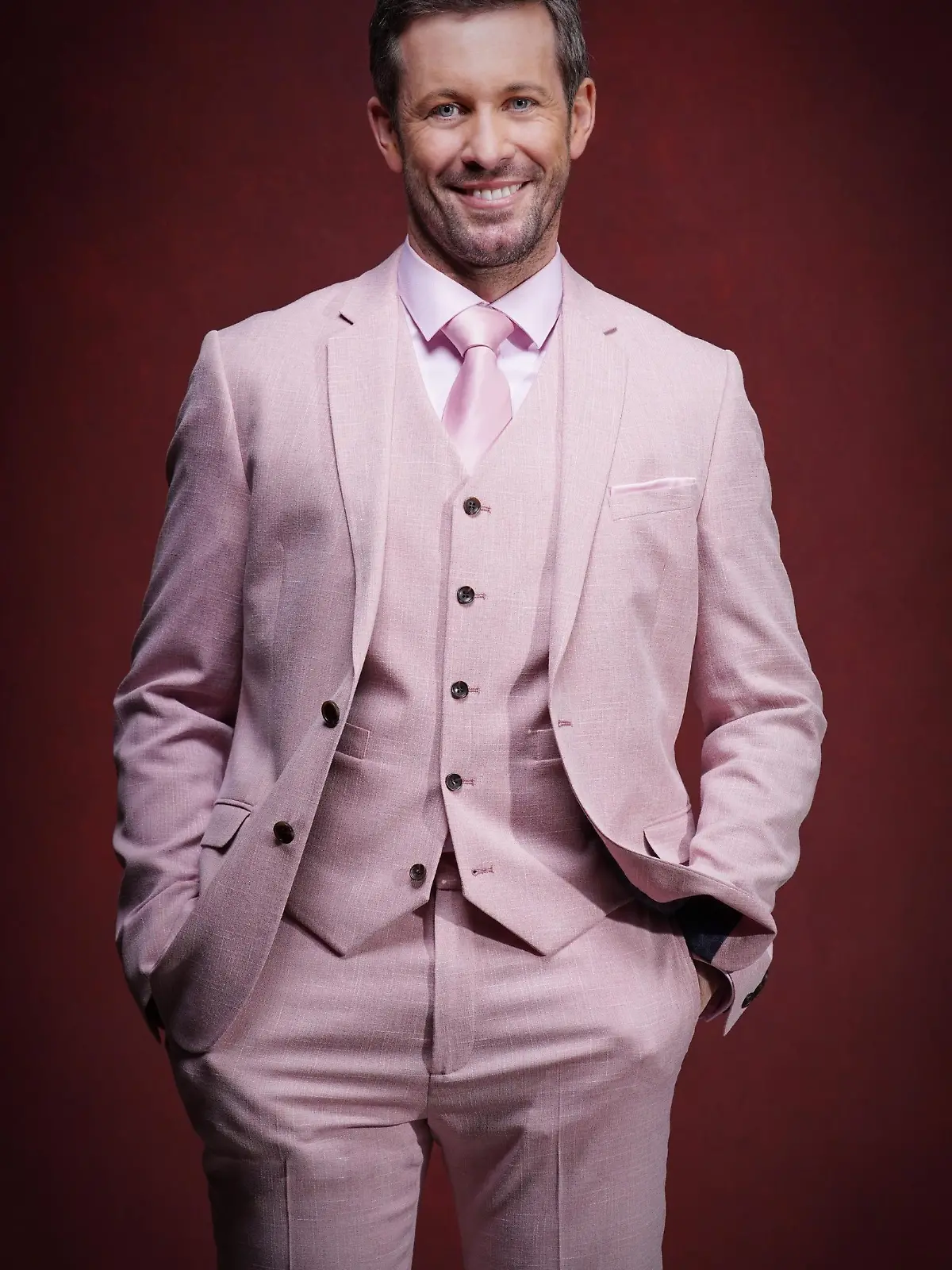 Jan Hartmann

Verwendung der Bilder für Online-Medien ausschließlich mit folgender Verlinkung: "Alle Infos zu "Let's Dance" im Special bei RTL.de: https://www.rtl.de/cms/sendungen/lets-dance.html