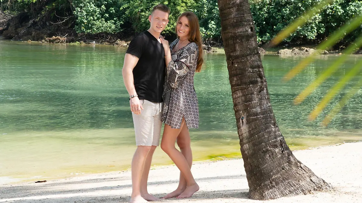 Lisa und Janis wollen auf "Temptation Island" den Beweis, dass sie sich treu sind.
