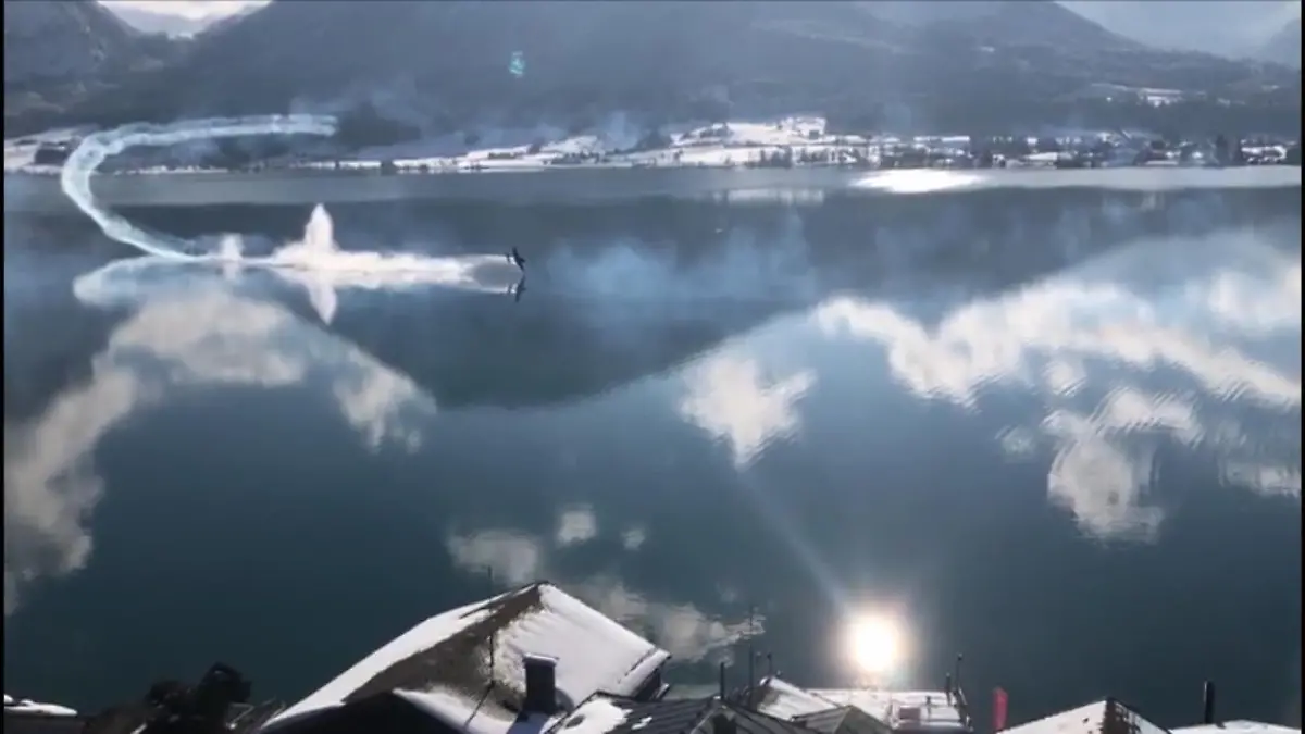 Notlandung auf dem Wolfgangsee Sonne blendete Kunstflieger