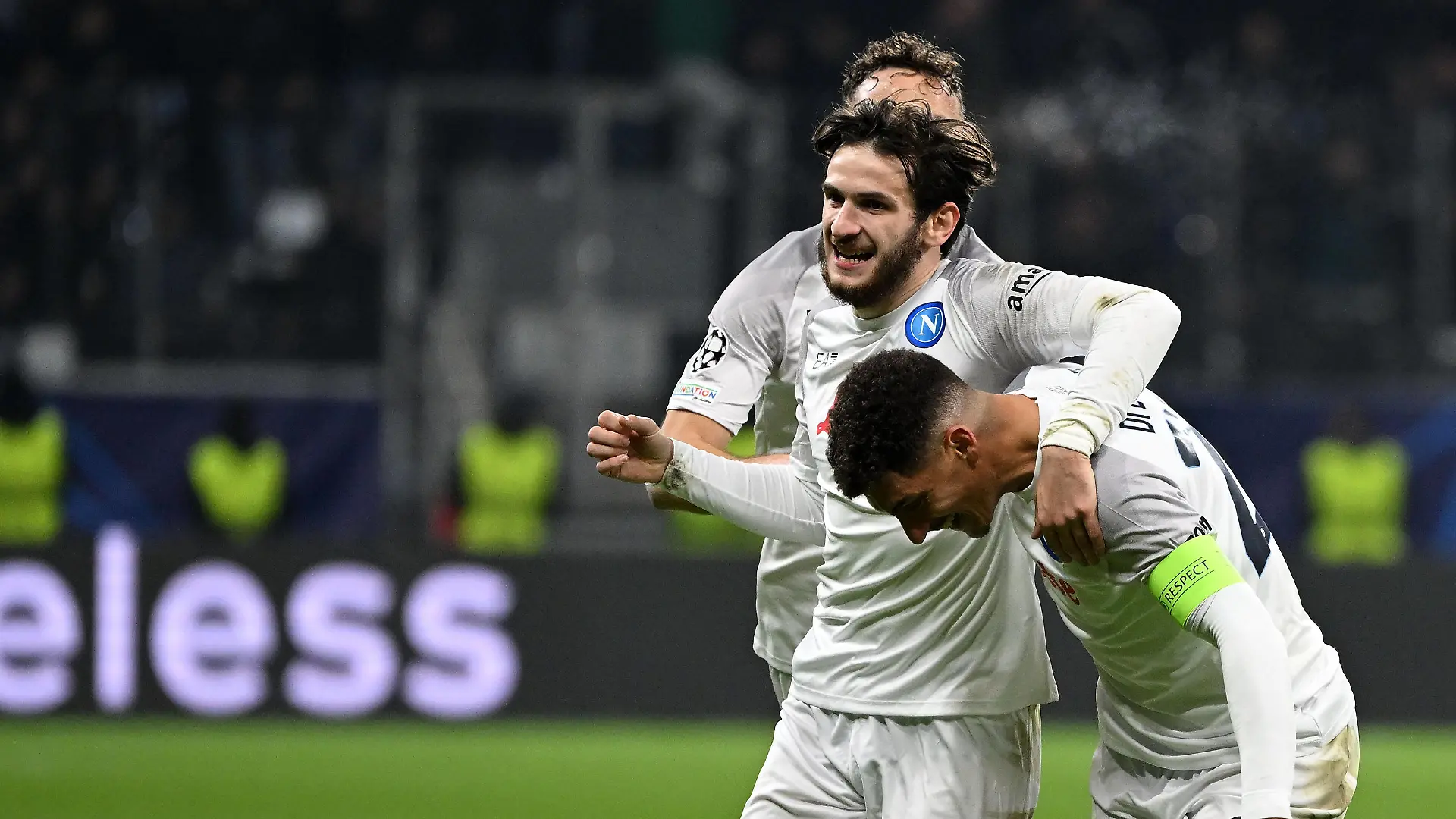 21.02.2023, xjhx, Fussball UEFA Champions League 1/8 Finale, Eintracht Frankfurt - SSC Neapel emspor, v.l. Torjubel nach dem Tor zum celebrating the goal celebrate 0:2 durch Giovanni di Lorenzo of SSC Neapel DFL/DFB REGULATIONS PROHIBIT ANY USE OF PHOTOGRAPHS as IMAGE SEQUENCES and/or QUASI-VIDEO Frankfurt am Main *** 21 02 2023, xjhx, football UEFA Champions League 1 8 final, Eintracht Frankfurt SSC Napoli emspor, v l goal celebration after the goal celebrating the goal celebrate 0 2 by Giovanni di Lorenzo of SSC Napoli DFL DFB REGULATIONS PROHIBIT ANY USE OF PHOTOGRAPHS as IMAGE SEQUENCES and or QUASI VIDEO Frankfurt am Main