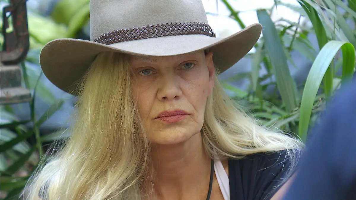 ACHTUNG: SPERRFRIST FÜR ALLE MEDIEN BIS MITTWOCH, 16.01.2019, 23.14 UHR !!!

Tag 6 im Camp. Die in Sibylle Rauchs Augen missratene Feuerwache mit Tommi hat auch am Tag ihre Nachwirkungen und sorgt für Gesprächsbedarf unter den Campern.

Verwendung der Bilder für Online-Medien ausschließlich mit folgender Verlinkung: 'Alle Infos zu 'Ich bin ein Star - Holt mich hier raus!' im Special bei RTL.de: https: //www.rtl.de/cms/sendungen/ich-bin-ein-star.html