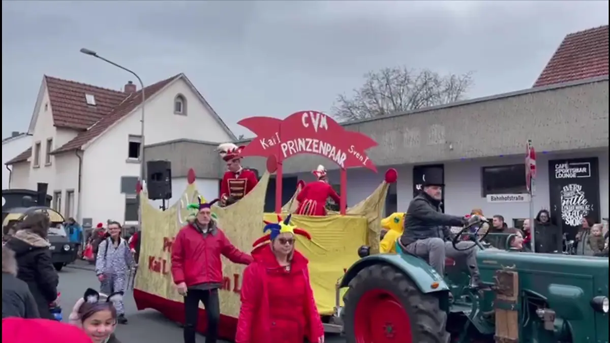 Sven und Kai auf einem Umzugswagen in Mörfelden-Walldorf