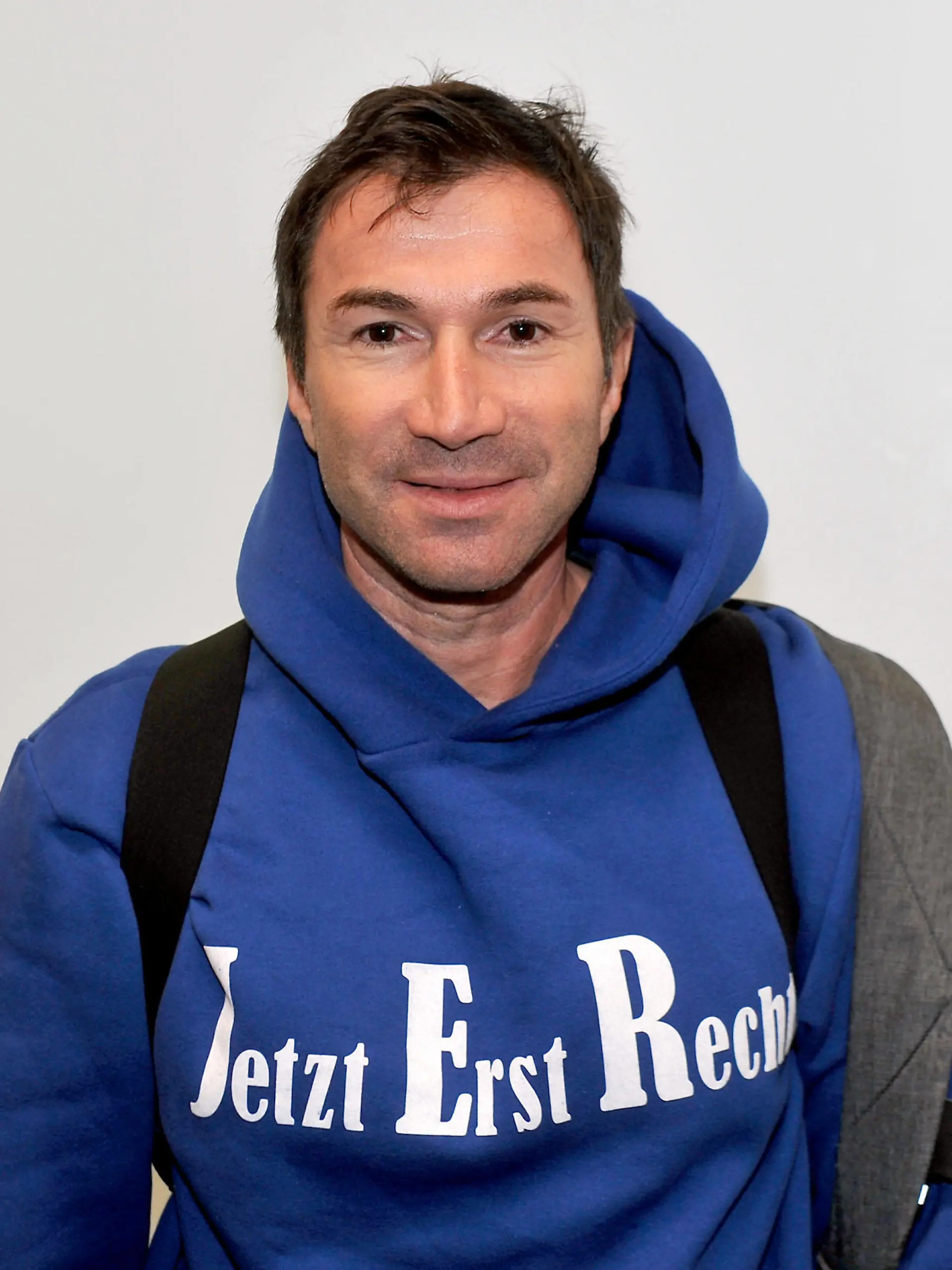 RTL - Dschungelcamp 2023. Lucas Cordalis anläßlich der Ankunft der Kandidaten der RTL - Sendung Ich bin ein Star - holt mich hier raus vom Dschungel-Camp 2023 in Australien am 01.02.2023 auf dem Flughafen Frankfurt / Main. 20230201MWI57071 *** RTL Dschungelcamp 2023 Lucas Cordalis on the occasion of the arrival of the candidates of the RTL program I am a star get me out of here from the jungle camp 2023 in Australia on 01 02 2023 at Frankfurt Main Airport 20230201MWI57071