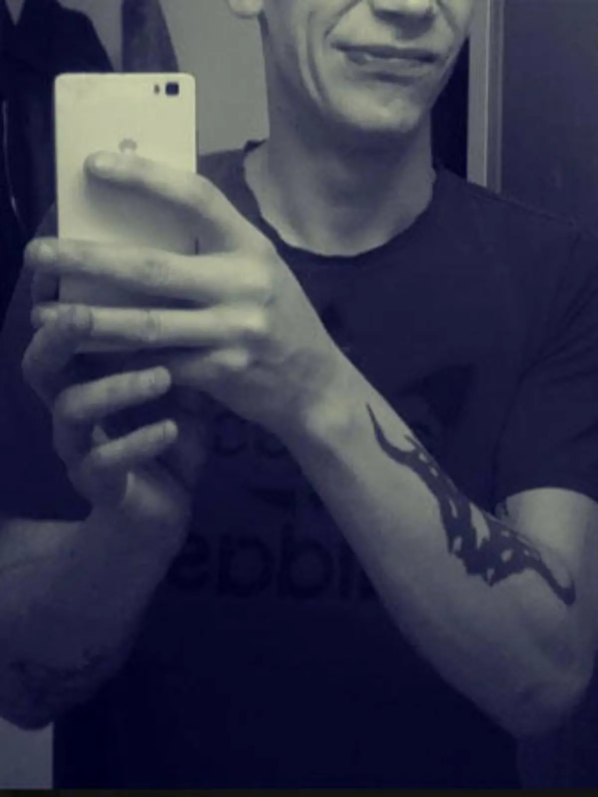 Torgelow: Tote Leonie, Polizei fahndet mit diesem Selfie des tatverdächtigen Stiefvaters