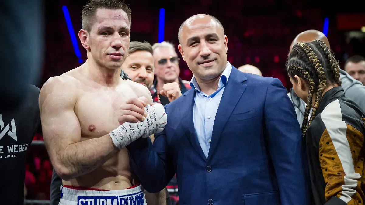 Sieger nach Punkten: Felix -The Fighter- Sturm Deutschland / re: Arthur Abraham / Kampf: Felix -The Fighter- Sturm Deutschland vs. Suekrue Altay Deutschland / Halbschwergewicht, GER, Felix Sturm Kampfabend, 18.02.2023 Felix Sturm Kampfabend, Boxen, , 18.02.2023 Stuttgart *** Winner on points Felix The Fighter Sturm Germany re Arthur Abraham fight Felix The Fighter Sturm Germany vs Suekrue Altay Germany light heavyweight, GER, Felix Sturm fight night, 18 02 2023 Felix Sturm fight night, sports, boxing, , 18 02 2023 Stuttgart, Germany Copyright: xSandyxDinkelackerx EP_SDR