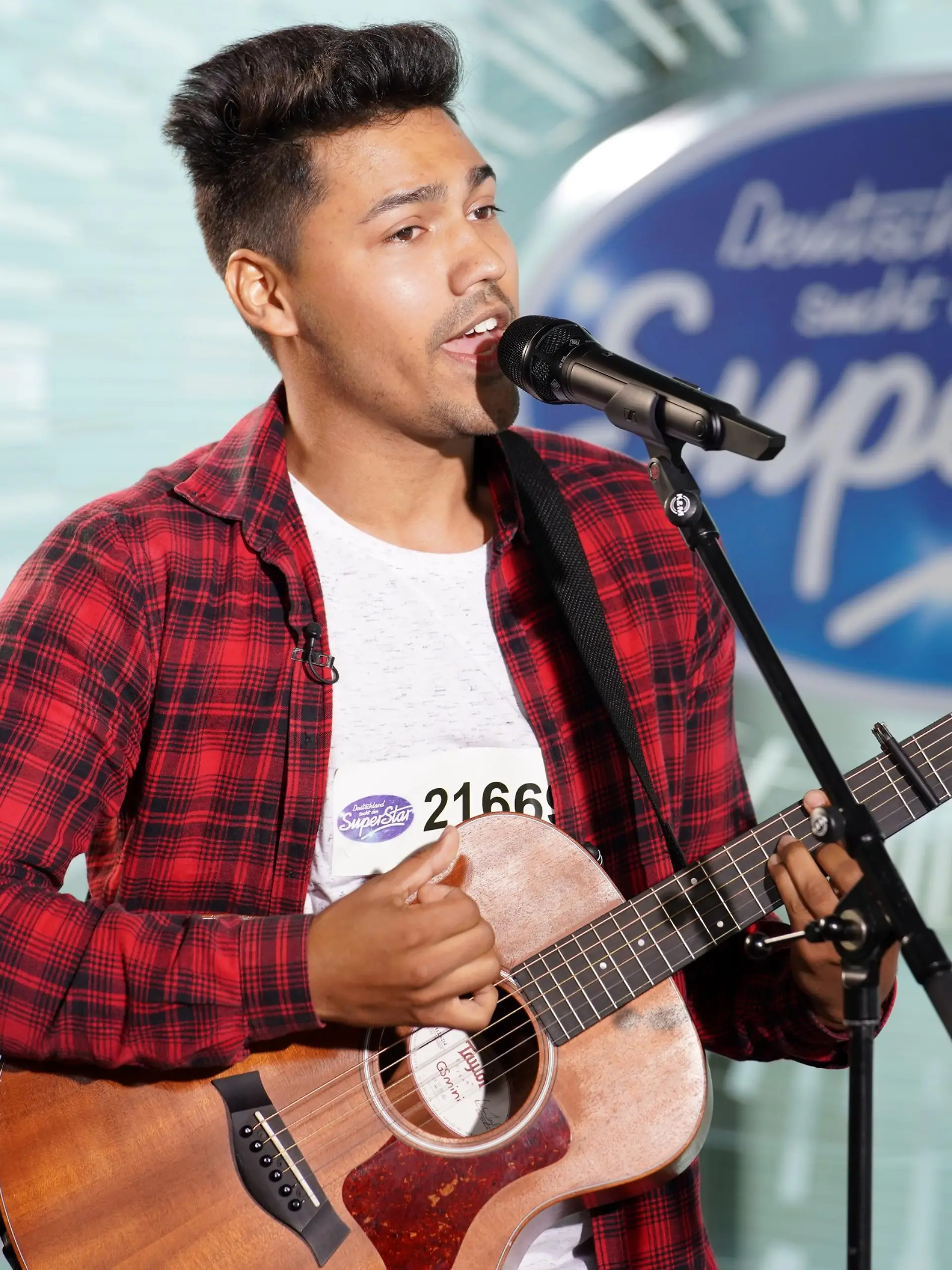Alexander Hossain aus Wiesbaden.

Verwendung der Bilder für Online-Medien ausschließlich mit folgender Verlinkung: "Alle Infos zu "Deutschland sucht den Superstar" im Special bei RTL.de: https://www.rtl.de/cms/sendungen/superstar.html
