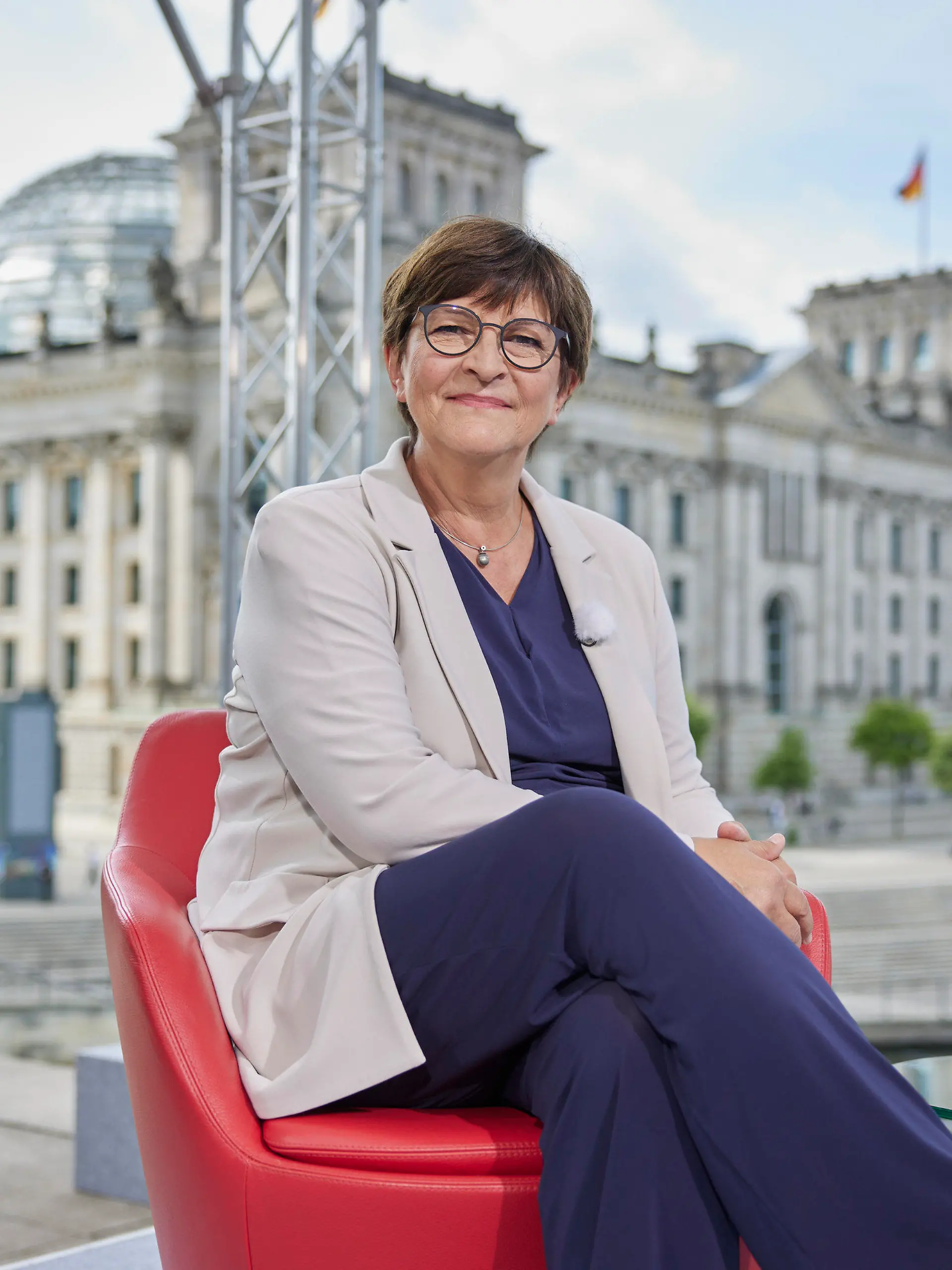 13.08.2023, Berlin: Saskia Esken (SPD), Bundesvorsitzende, ist zu Gast im ARD-Sommerinterview. Das Gespräch wird heute Abend in der TV-Sendung "Bericht aus Berlin" ausgetrahlt. Foto: Joerg Carstensen/dpa +++ dpa-Bildfunk +++