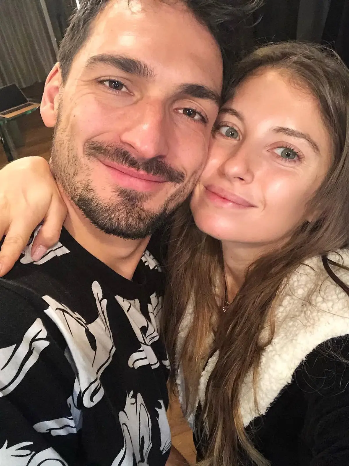 Mats und Cathy Hummels sind normalerweise ein Herz und eine Seele. Aber bei einem neuen Foto gab's Streitpotential.