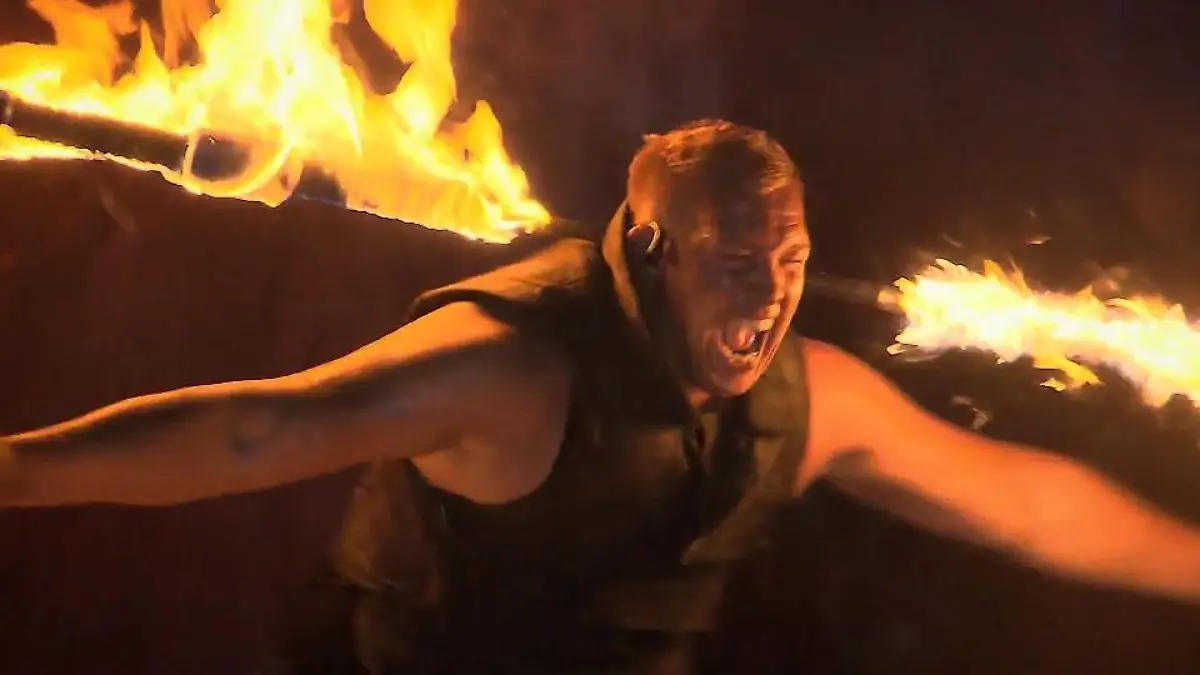 So gefährlich wird Hannes' Pyro-Show Sein Unfall konnte ihn nicht aufhalten