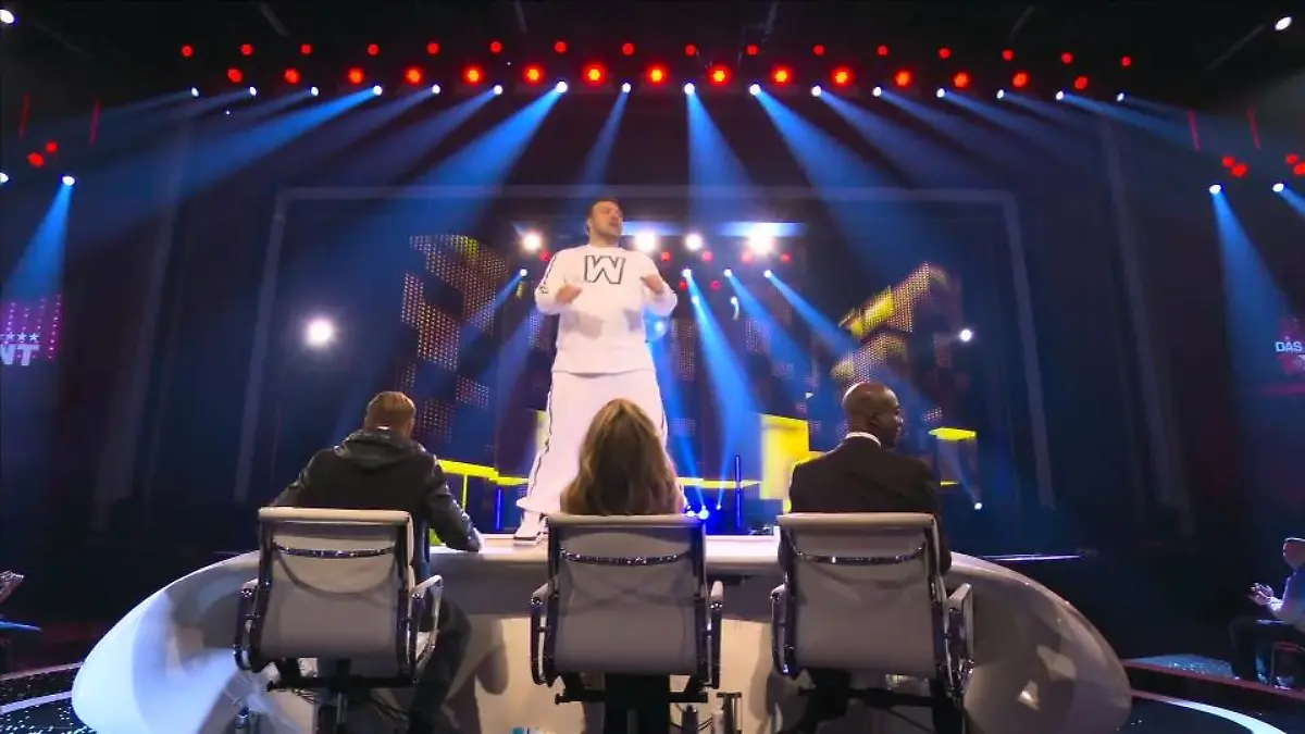Andreas Maintz tanzt bis aufs Jury-Pult "Das Supertalent" 2018: Finale
