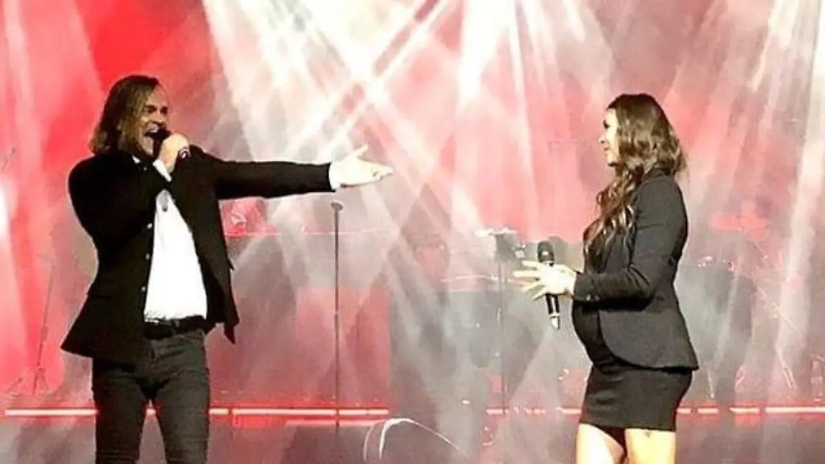 Schwangere Vanessa Struhler (r.) mit einem Kollegen auf der Bühne