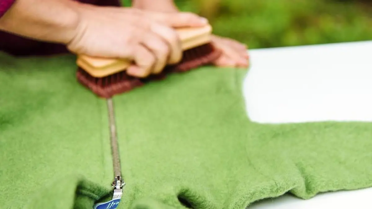 Reparatur einer Jacke
