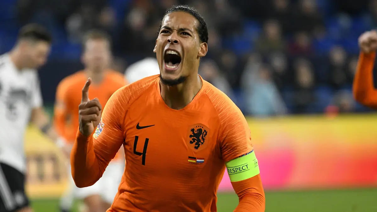Veltins-Arena Gelsenkirchen 19.11.2018, Fussball UEFA Nations League, 2018/19, 6. Spieltag, Deutschland vs Niederlande --- Virgil Van Dijk (Niederlande) jubelt nach seinem Tor *** Veltins Arena Gelsenkirchen 19 11 2018 Football UEFA Nations League 2018 19 6 Matchday Germany vs. Netherlands Virgil Van Dijk Netherlands cheers for his goal