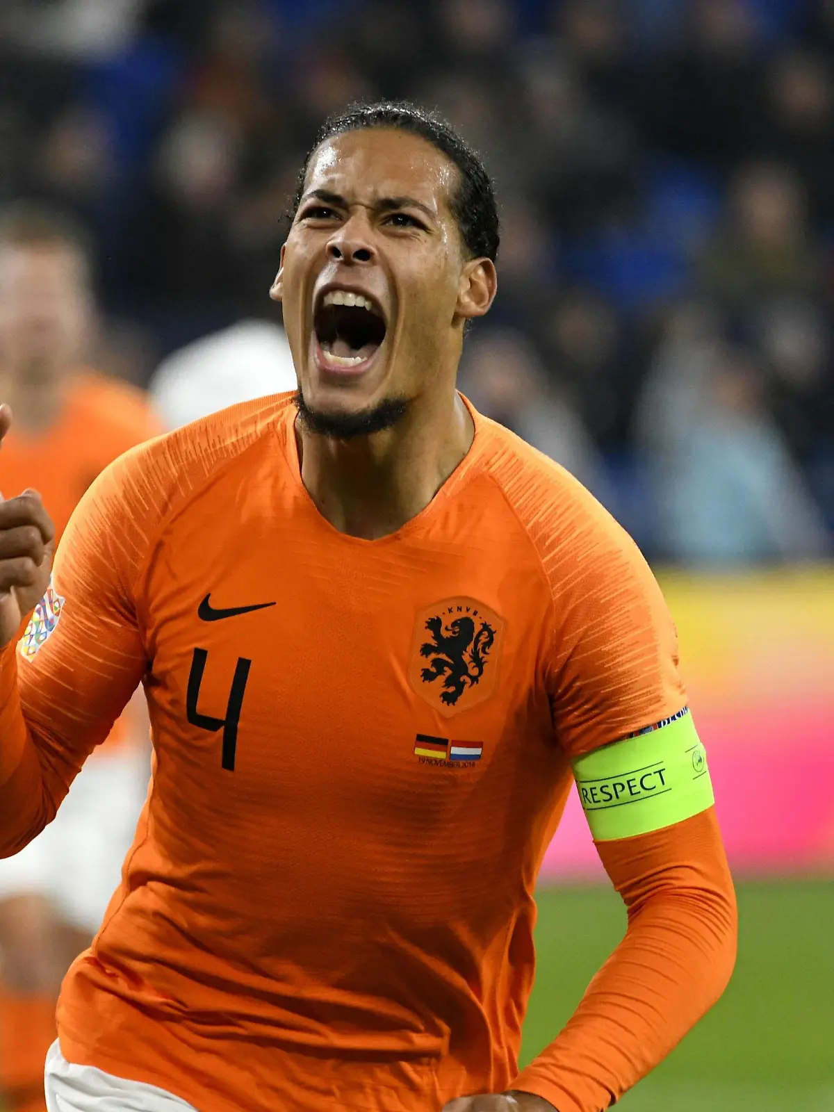 Veltins-Arena Gelsenkirchen 19.11.2018, Fussball UEFA Nations League, 2018/19, 6. Spieltag, Deutschland vs Niederlande --- Virgil Van Dijk (Niederlande) jubelt nach seinem Tor *** Veltins Arena Gelsenkirchen 19 11 2018 Football UEFA Nations League 2018 19 6 Matchday Germany vs. Netherlands Virgil Van Dijk Netherlands cheers for his goal  