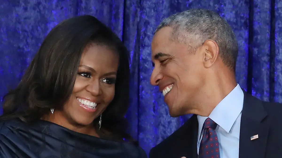 Michelle Obama und Ehemann Barack in der Smithsonian's National Portrait Gallery am 12. Februar 2018 in Washington, D.C.