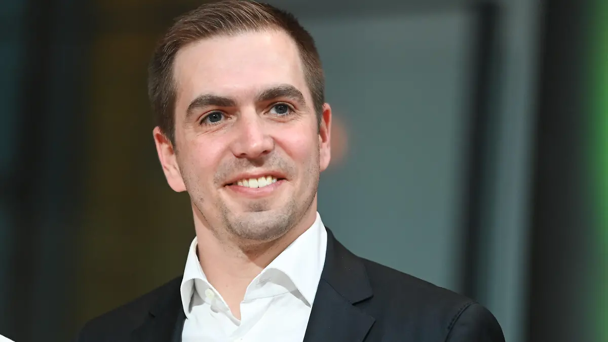 ARCHIV - 28.03.2022, Berlin: Der ehemalige Fussball-Nationalspieler Philipp Lahm bei der Verleihung der Sepp-Herberger-Awards 2022. (zu "Philipp Lahm stellt sein Buch «Gesund kann jede*r» vor" Foto: Jens Kalaene/dpa-Zentralbild/dpa +++ dpa-Bildfunk +++