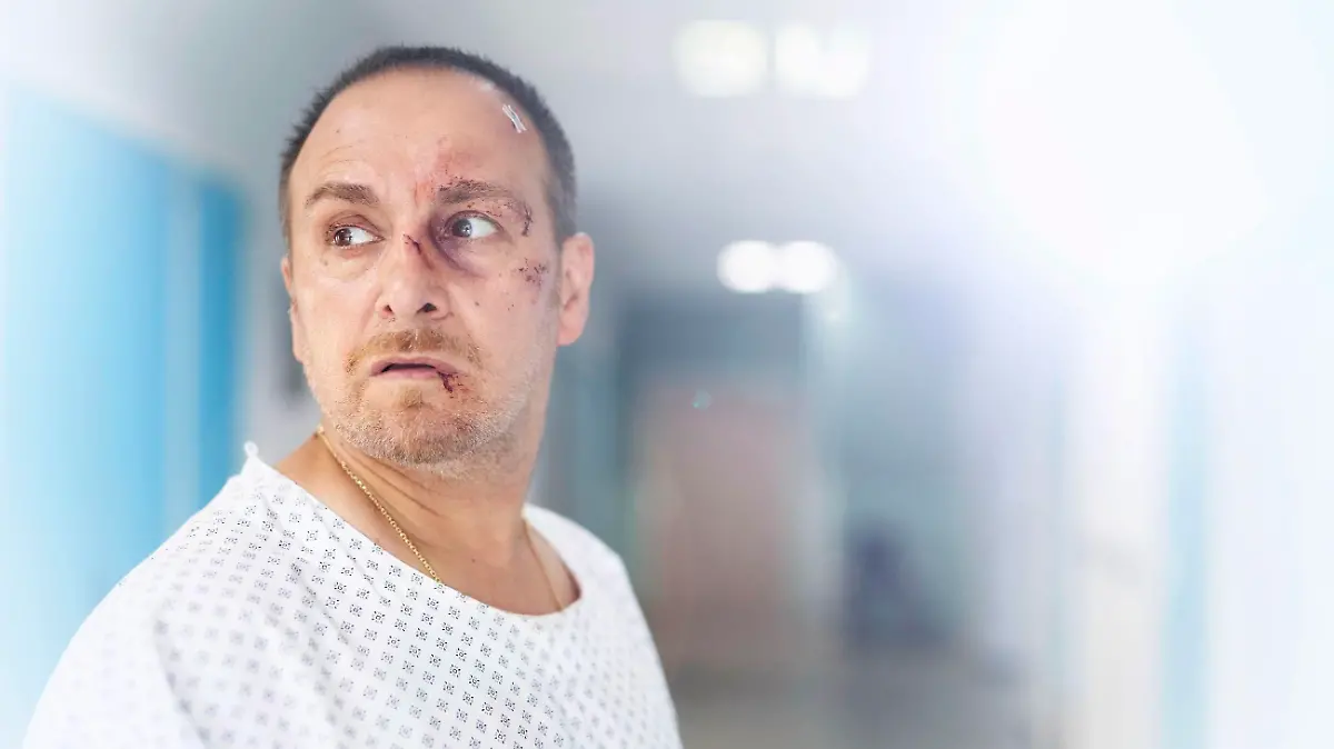 Surreale Traumwelt: Der im Koma liegende Semir (Erdogan Atalay) läuft in seinem Traum durch das menschenleere Krankenhaus.