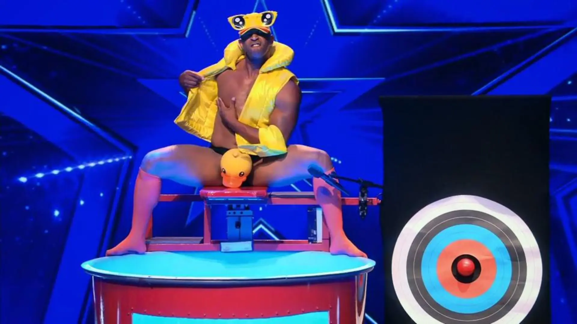 Jesse Fischers Stripshow fällt ins Wasser Das Supertalent 2018: Show 11