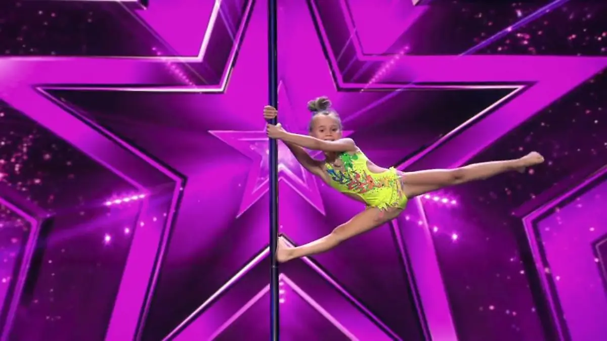 Die Stange ist Annas Karussell Das Supertalent 2018: Show 11