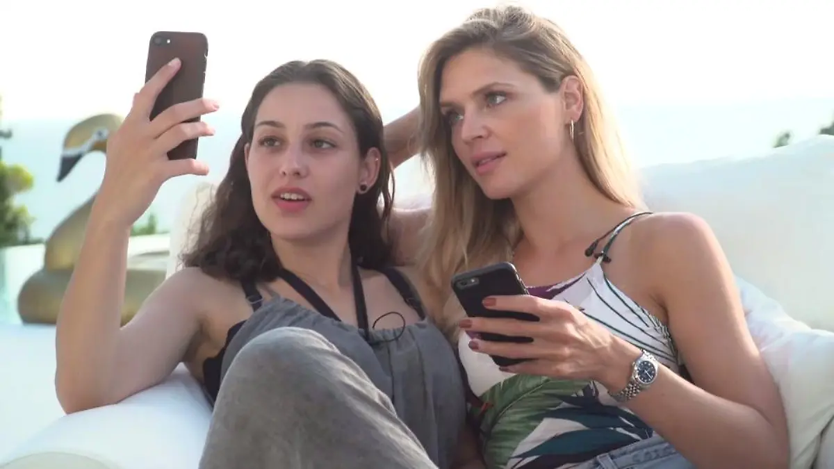 Küken Graziella will von Susanna lernen Instagram-Check: Graziella & Susanna