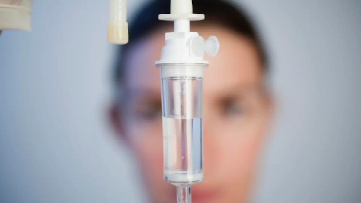 health care, nurse, nursing sister, woman, infusion bottle, drip (CTK Photo/Martin Sterba, Josef Horazny) MODEL RELEASED, MR