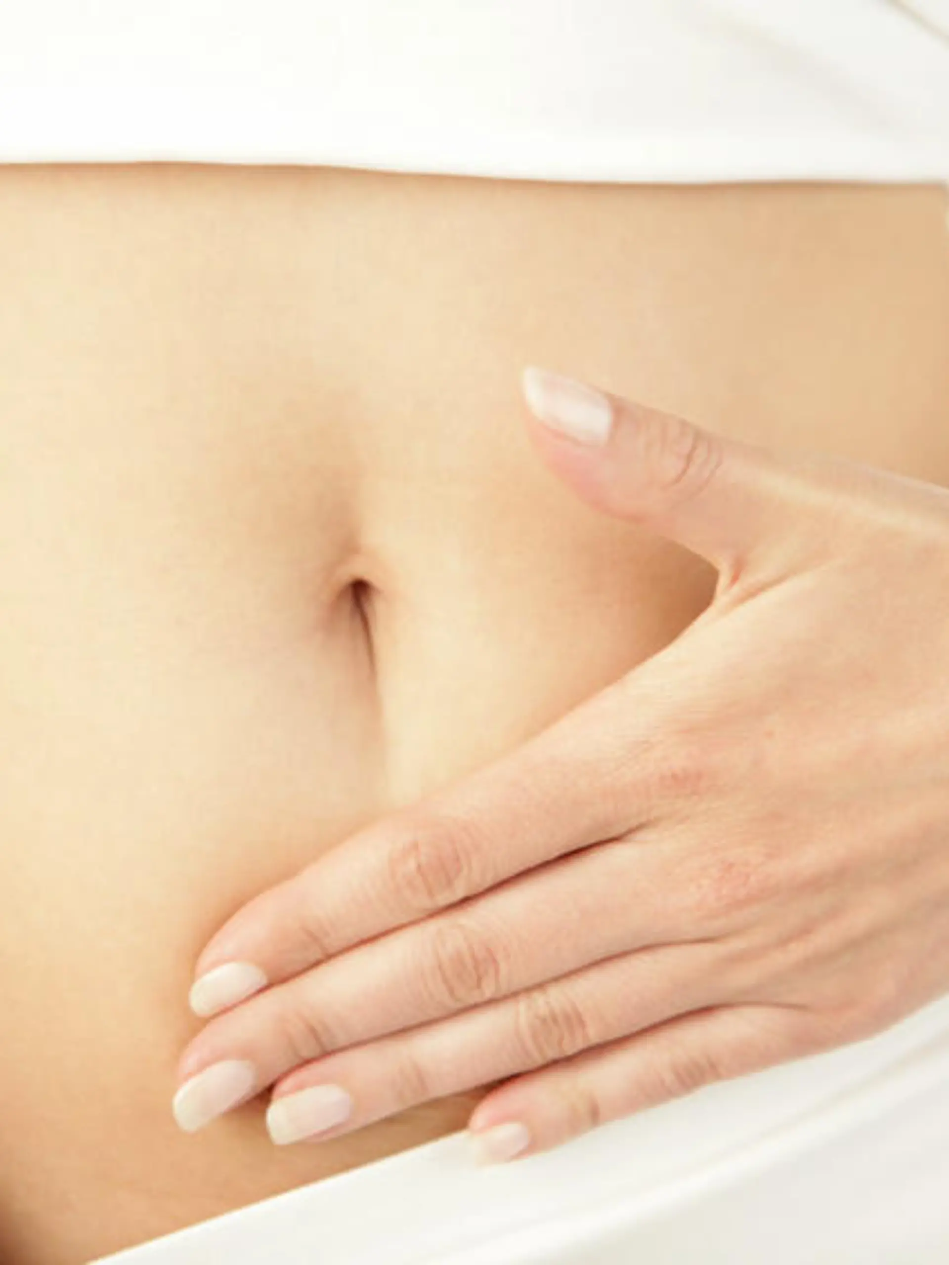frau bauch magen magenschmerzen schmerzen Fotolia 14794497 S.jpg