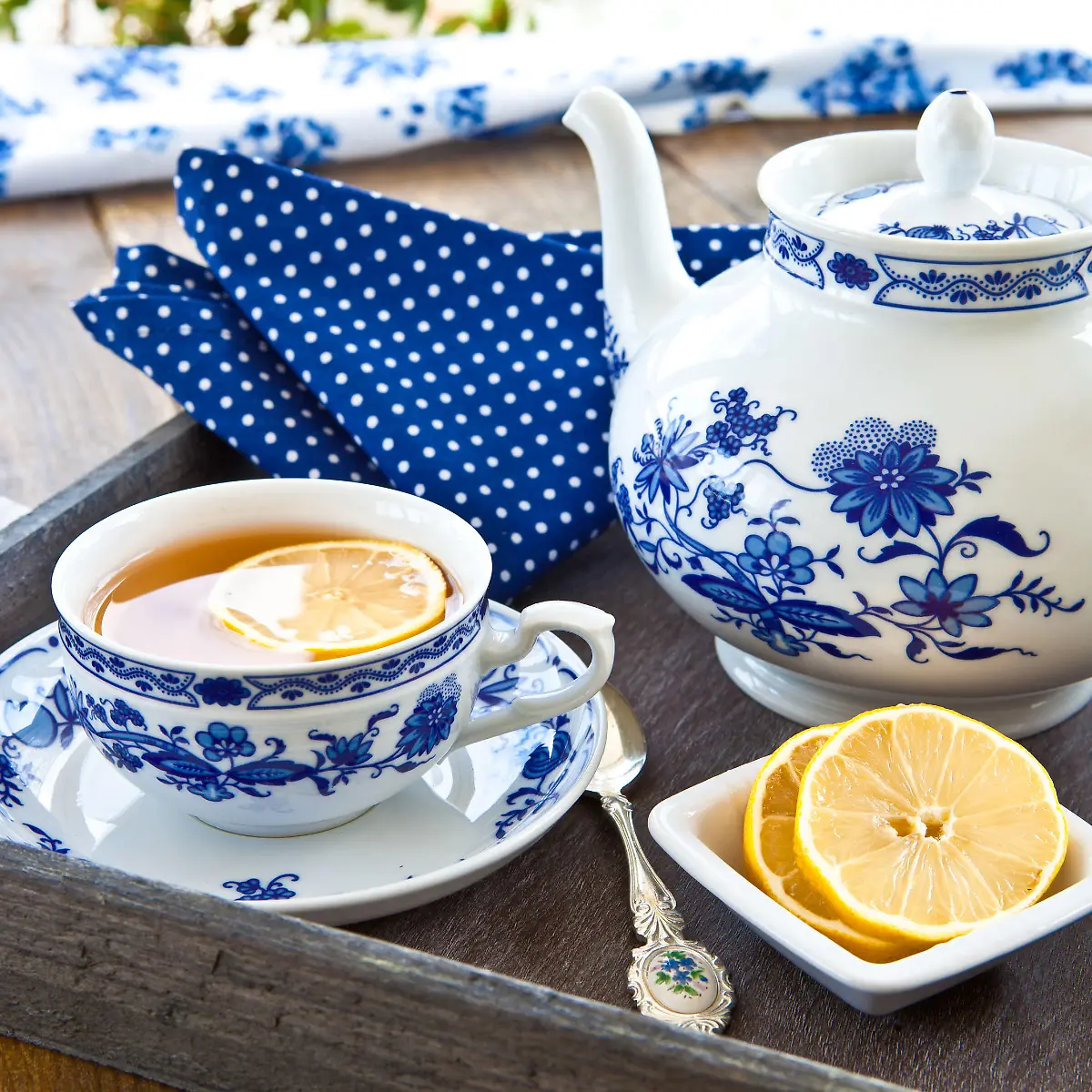 schwarzer Tee Logo von schwarzer Tee