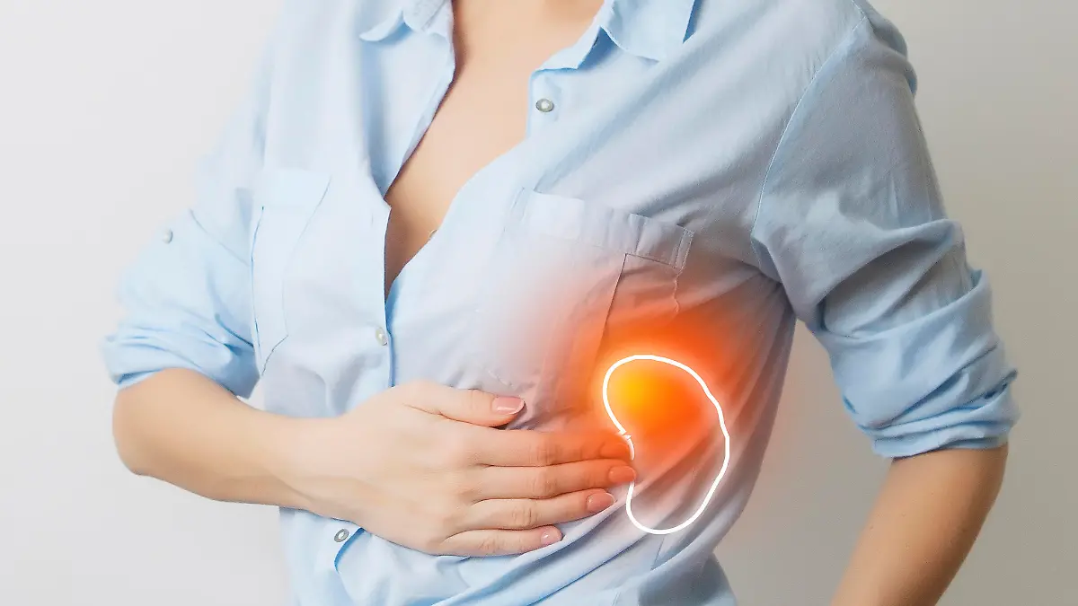 Frau mit grafischer Visualisierung von beschädigter Milz