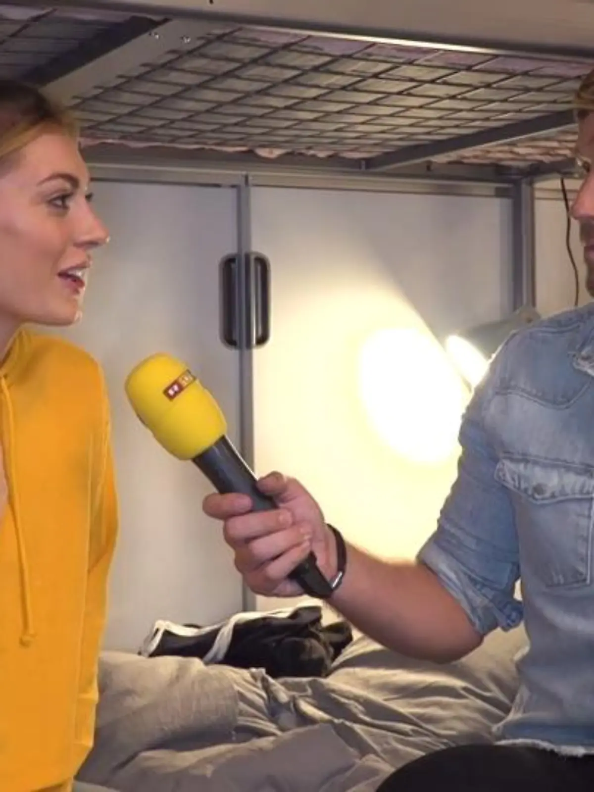 Bild zu: "Der neue Blondton nagt noch an Julia"