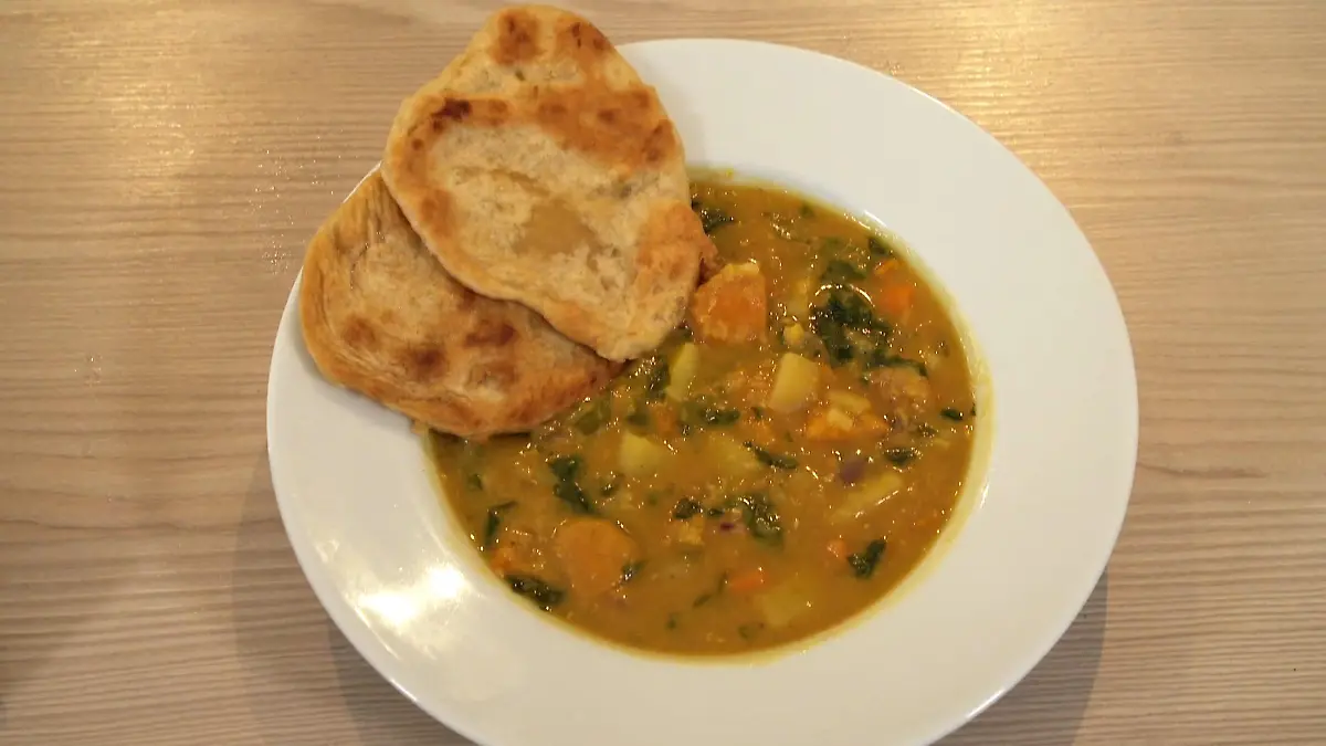 Würziges Linsencurry mit Pfannenbrot Blitzgericht