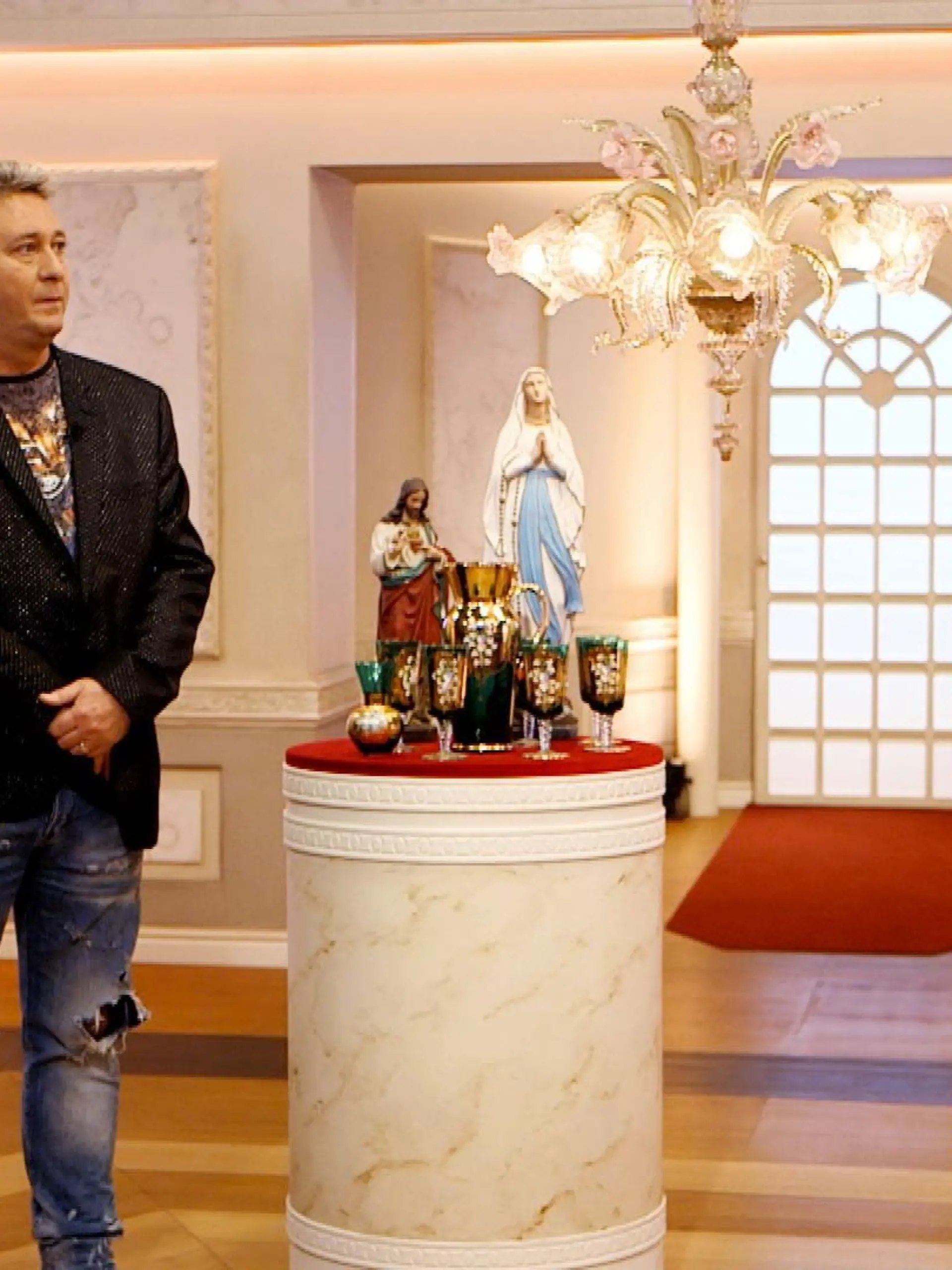 V.l.: Mattias und Hubert sind zu Gast bei Sükrü Pehlivan und den Superhändlern.