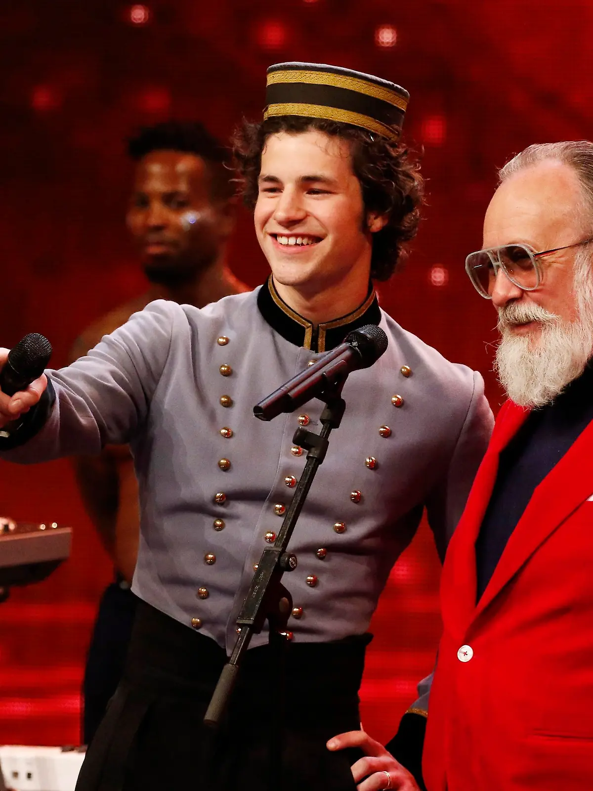 Liam Mockridge (l.) und Friedrich Liechtenstein aus Berlin präsentieren eine Musik und Gesangsperformance.Verwendung der Bilder für Online-Medien ausschließlich mit folgender Verlinkung: 'Alle Infos zu 'Das Supertalent' im Special bei RTL.de: https://www.rtl.de/cms/sendungen/das-supertalent.html