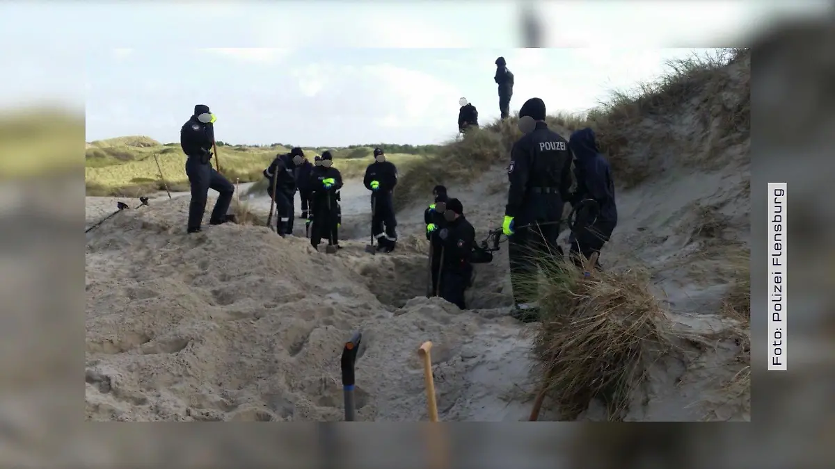 In den Amrumer Dünen wurde die Leiche vergraben. 13-mal wurde auf den Iraker eingestochen