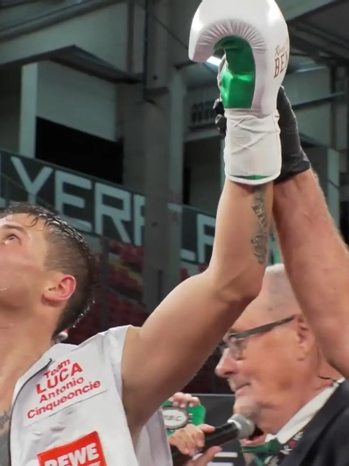 Luca Cinqueoncie ist der Offenbacher Boxchampion, der schon mehrere Junior-Weltmeisterschaften gewonnen hat. Jetzt steht die nächste Titelverteidigung an. Diesmal will er die Offenbacher Stadthalle füllen und dafür werben er und sein Promoter, der Promi-Big-Brother-Sieger, Rainer Gottwald. Warum Gina-Lisa Lohfink, Peter Althof und Ennesto Monté jetzt schon ganz heiß sind – im Countdown.