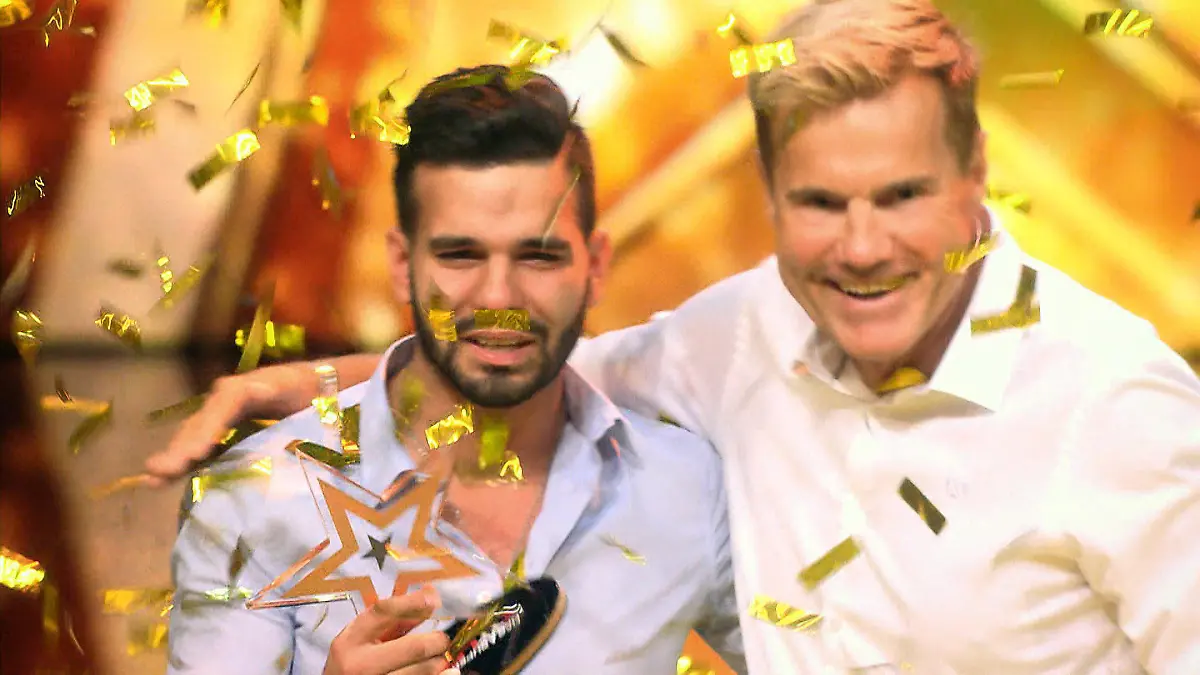 Goldener Buzzer für Sänger Lorenzo Sposato Das Supertalent 2018: Show 7