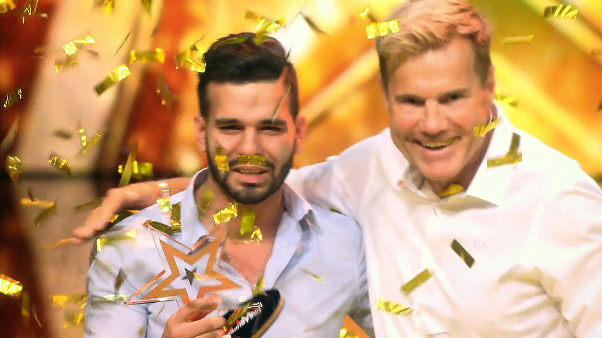 Goldener Buzzer für Sänger Lorenzo Sposato Das Supertalent 2018: Show 7