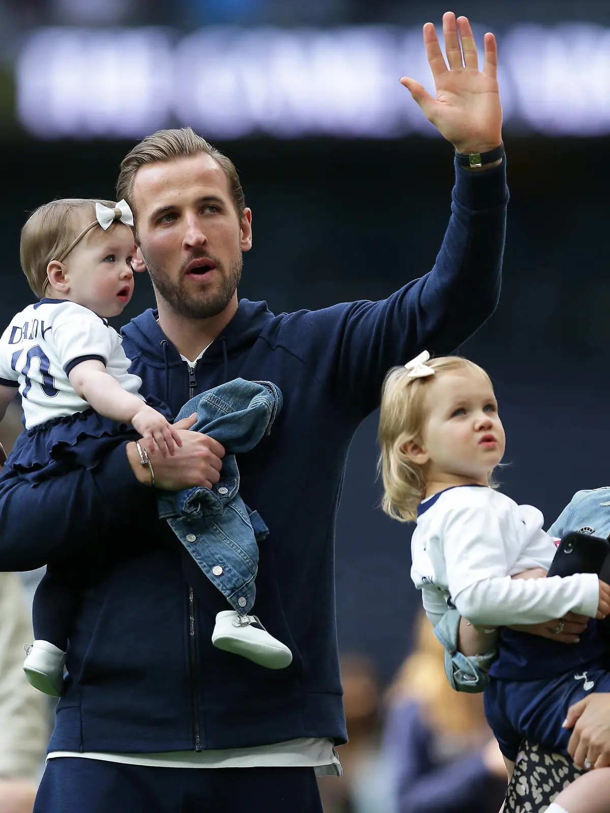 12th May 2019, Tottenham Hotspur Stadium, London, England; EPL Premier League football, Tottenham Hotspur versus Everton; Harry Kane of Tottenham Hotspur with his wife Katie Goodland and his kids as he walks around the pitch PUBLICATIONxINxGERxSUIxAUTxHUNxSWExNORxDENxFINxONLY ActionPlus12134518 JohnxPatrickxFletcher  