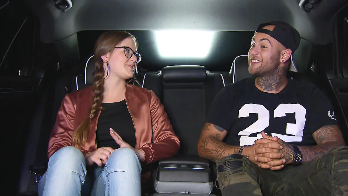 Okan kann nicht fassen wieviel er mit Nadine gemeinsam hat Beide haben eine Leidenschaft für Motorräder
