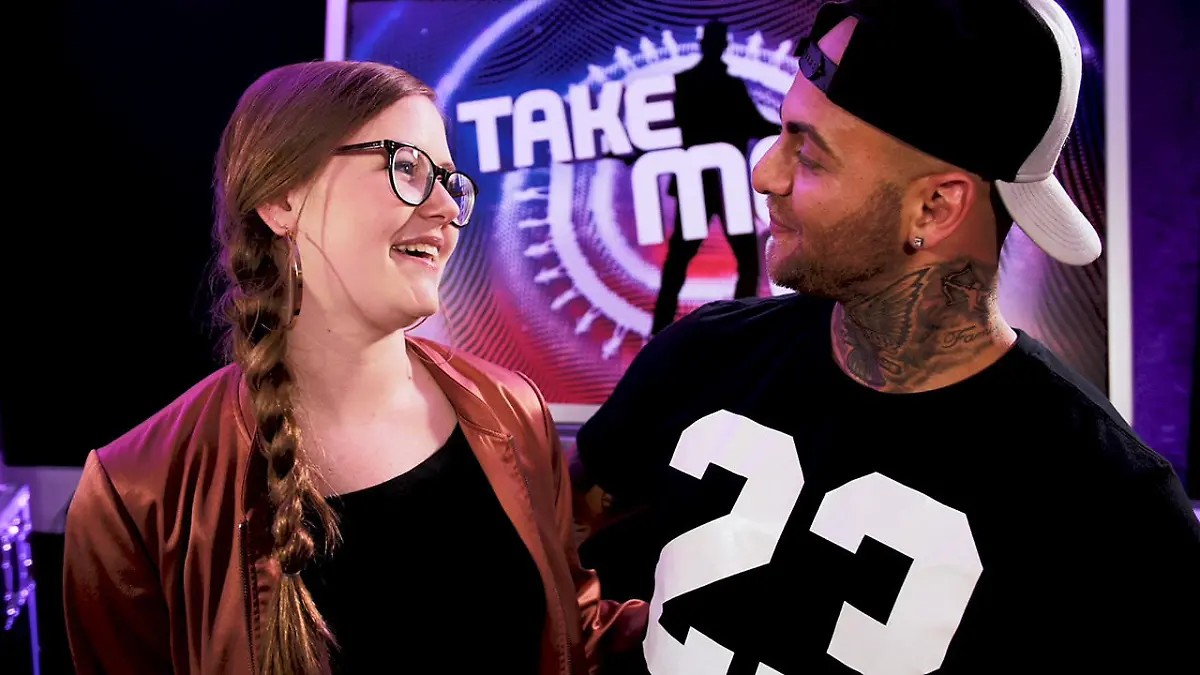 Nadine ist mega beeindruckt von Okans Rap-Einlage Wow! Da haben sich zwei gefunden