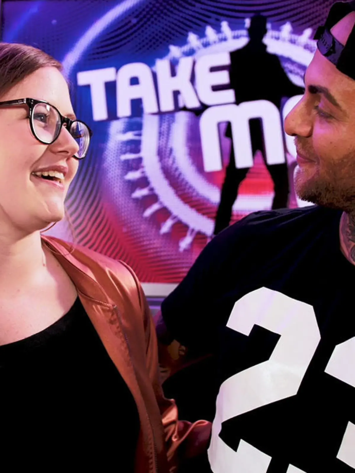 Bild zu: "Nadine ist mega beeindruckt von Okans Rap-Einlage"