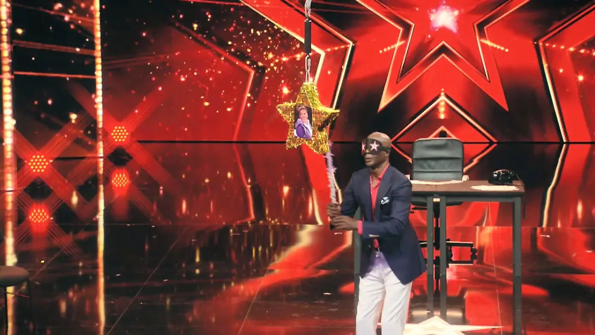 Piñata-Action bei der Supertalent-Jury Hau den Dieter!