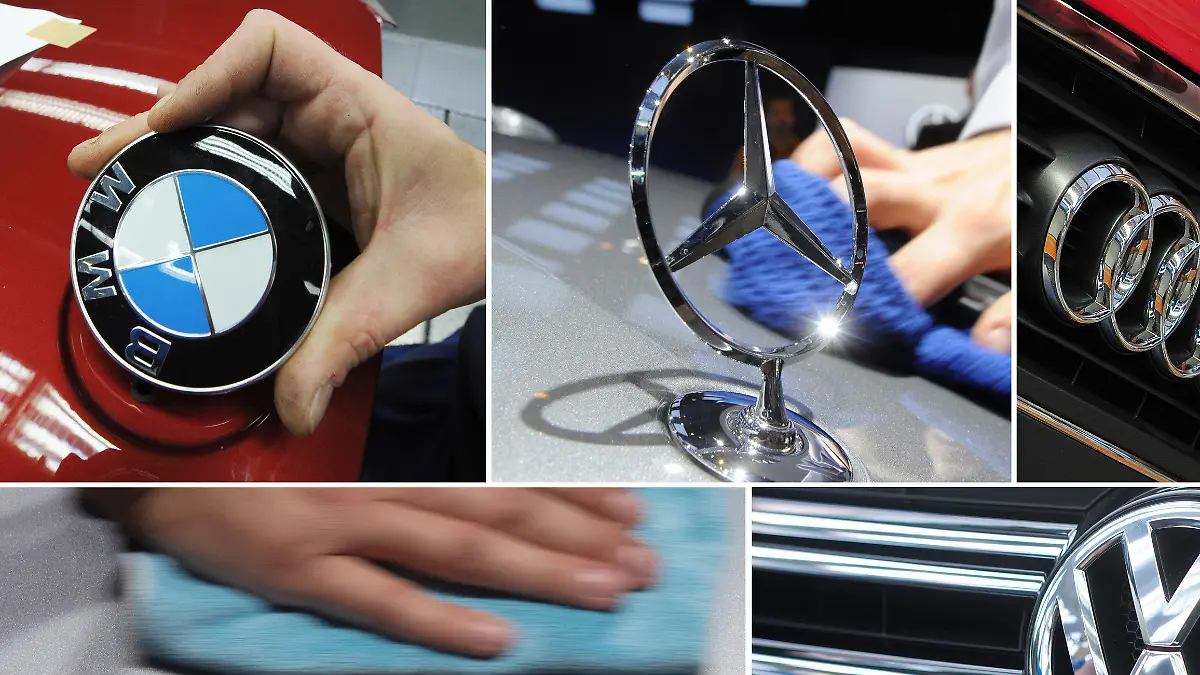 KOMBO - Mitarbeiter der deutschen Automobilmarken BMW (l-r), Daimler, Audi, Porsche und Volkswagen montieren und polieren die Logos der jeweiligen Fahrzeuge (Archivfotos). Die deutschen Autobauer sehen sich nach einem Medienbericht mit einem scharfen Kartellvorwurf konfrontiert. So sollen sich Volkswagen, Audi, Porsche, BMW und Daimler in geheimen Arbeitskreisen zu Technik, Kosten und Zulieferern abgesprochen haben, wie der «Spiegel» am 21.07.2017 berichtete. (zu dpa "«Spiegel»: Deutsche Autobauer unter Kartellverdach" vom 21.07.2017) Foto: dpa +++(c) dpa - Bildfunk+++