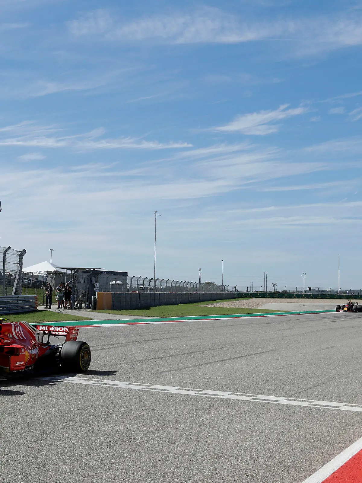 21.10.2018, USA, Austin: Motorsport: Formel-1-Weltmeisterschaft, Grand Prix der USA, Rennen, Circuit of the Americas in Austin (Texas): Kimi Räikkönen aus Finnland vom Team Scuderia Ferrari gewinnt Rennen auf dem Circuit of the Americas. Foto: Darron Cummings/AP/dpa +++ dpa-Bildfunk +++