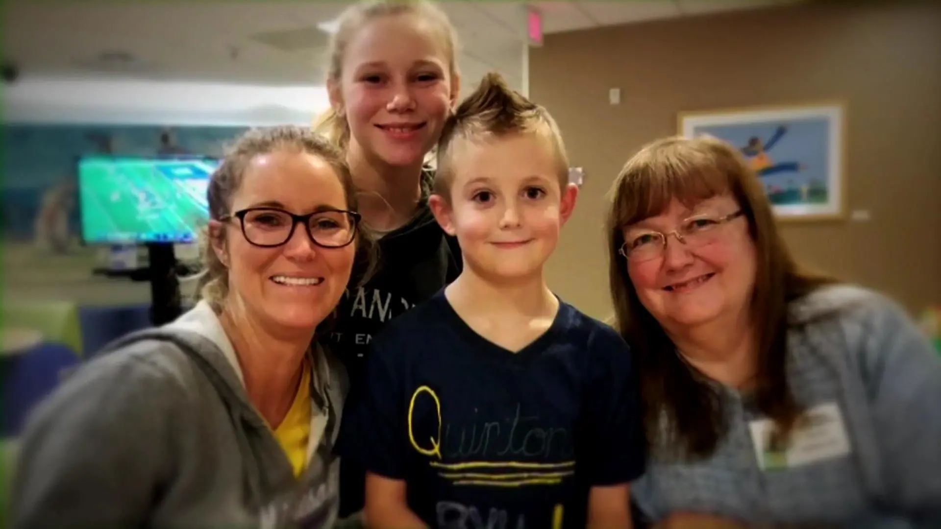 Quinton Hill hat Akute schlaffe Myelitis