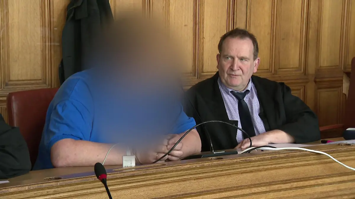 Walter B. sagt am Mittwoch (15. Februar) zur Prozessfortsetzung vor dem Landgericht Bremen.
