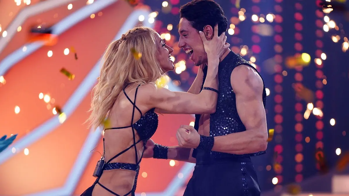 René Casselly und Kathrin Menzinger haben gewonnen. Der Zirkusartist ist "Dancing Star 2022".
Die Verwendung des sendungsbezogenen Materials ist nur mit dem Hinweis und Verlinkung auf RTL+ gestattet.